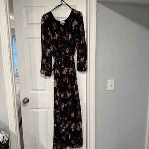 Chic Black Floral Maxi Dress